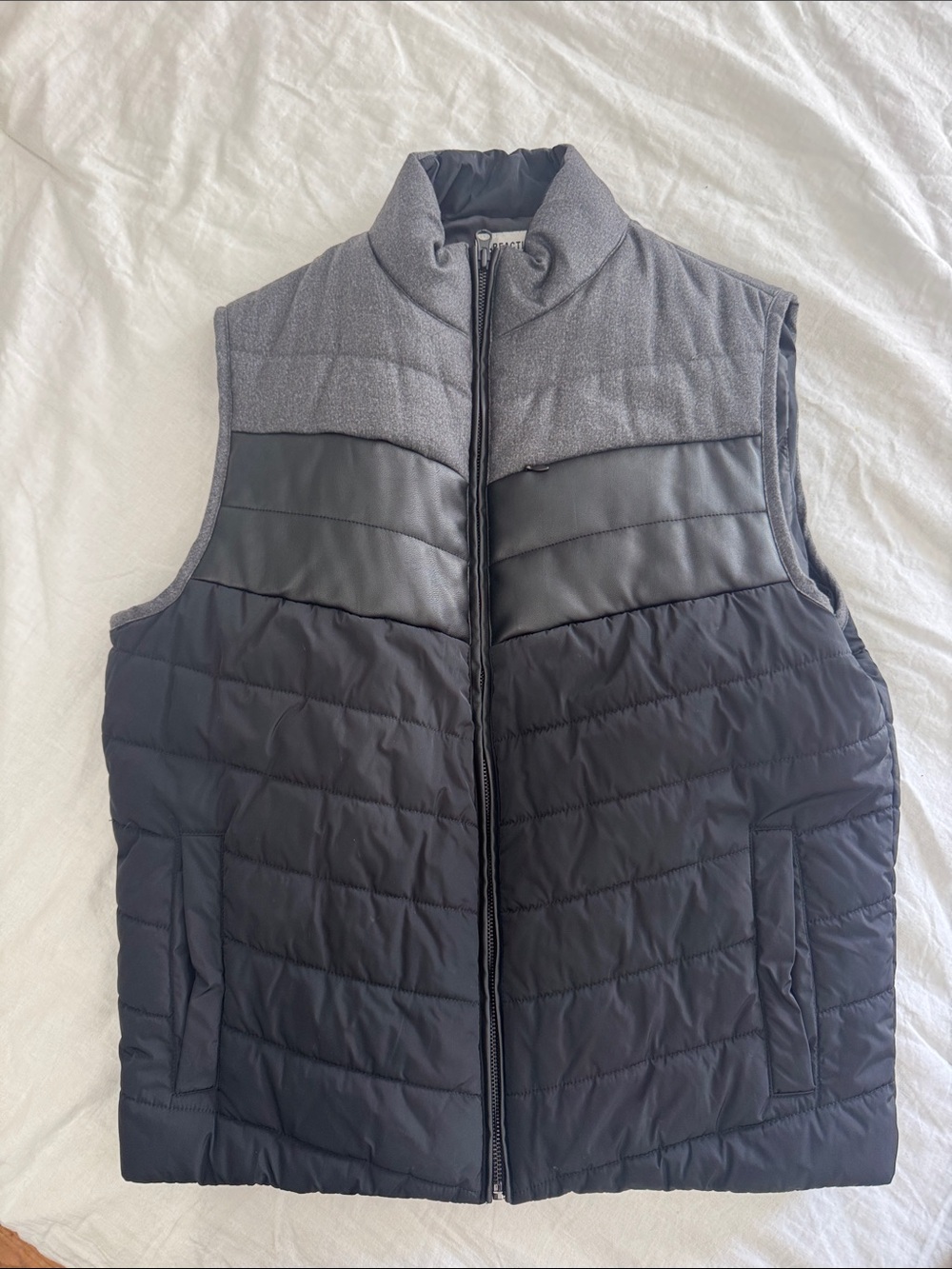 Reaction Kenneth Cole Men's Colorblock Quilted Puffer Vest - Charcoal/Black